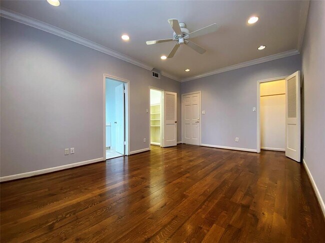 Building Photo - 2813 Saint St