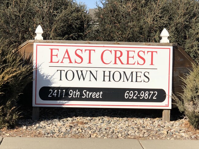 East Crest Townhomes - 2411 9th Ave S