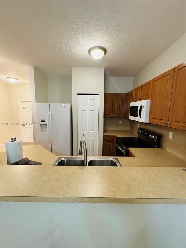 Building Photo - 5753 Isles Cir