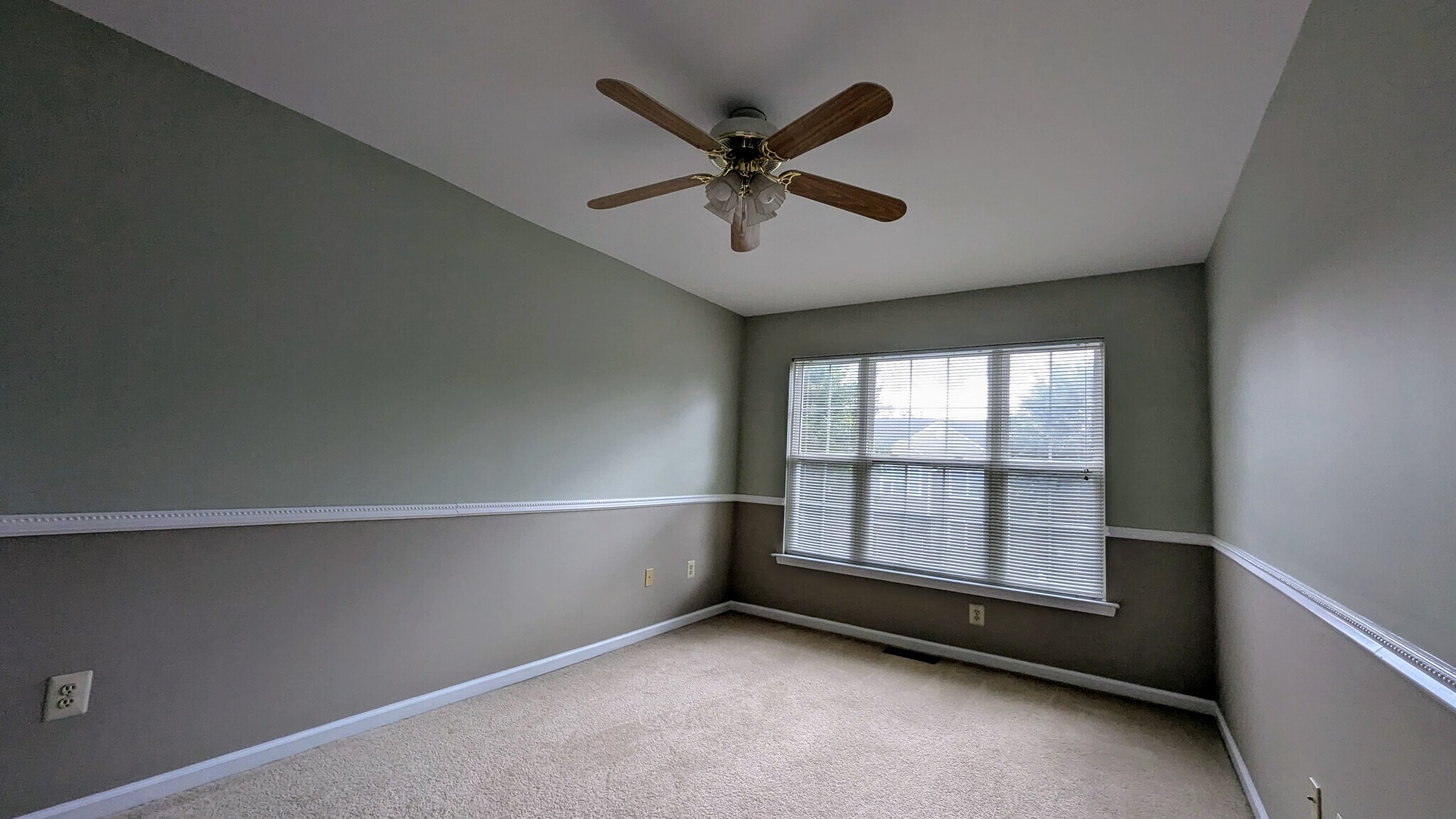 Building Photo - 441 Nottingham Ln