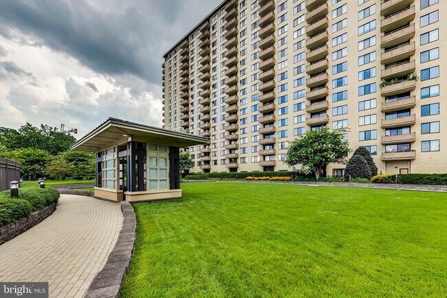 Building Photo - 5225 Pooks Hill Rd