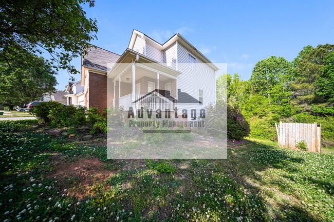 Building Photo - 1860 Neighborhood Walk