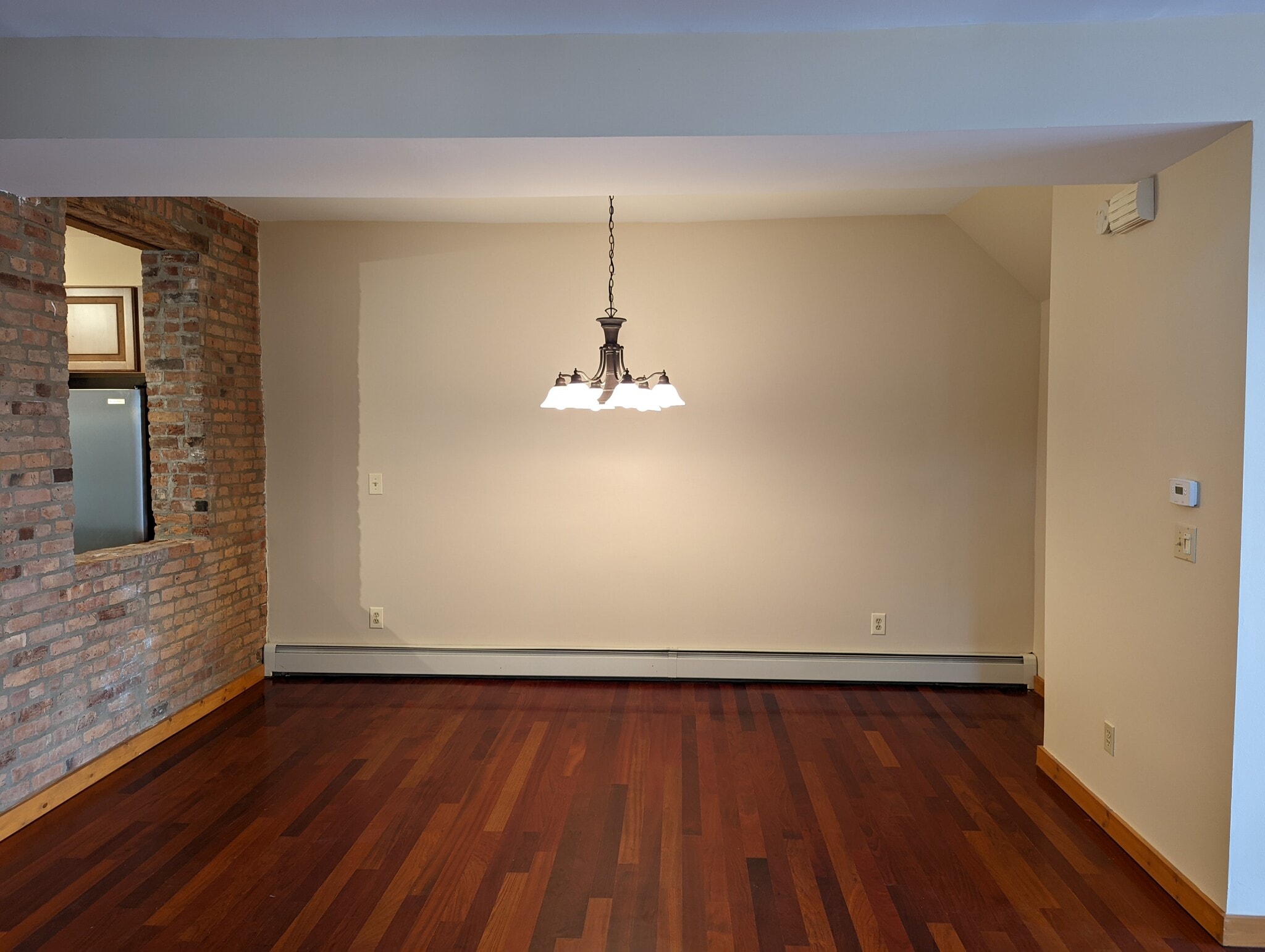 Building Photo - 158 1st St