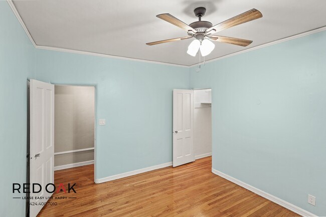 Building Photo - 206 S Martel Ave