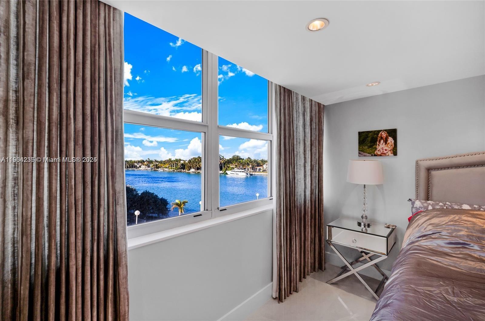 Building Photo - 5838 Collins Ave