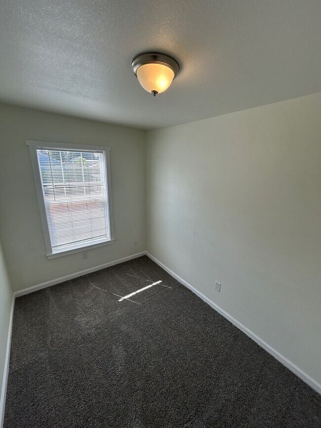 Building Photo - 200 Railroad Ave