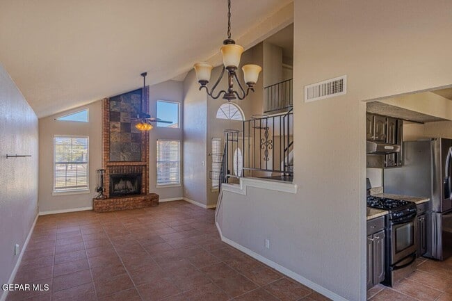 Building Photo - 5717 Saplinas Rd