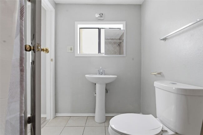 Building Photo - 7922 Sherman St