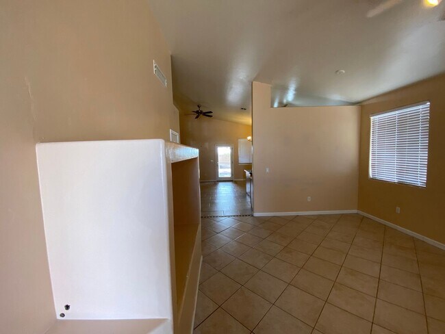 Building Photo - 7716 S Lions Spring Way