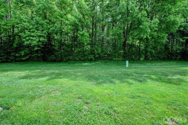Building Photo - 40 Staghorn Dr