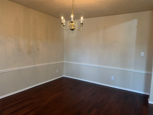 Building Photo - 7218 Broadelm Dr