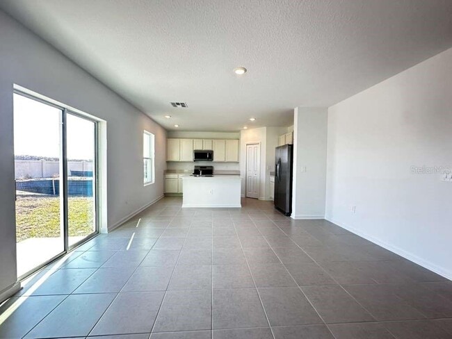 Building Photo - 4734 Katrina Dr