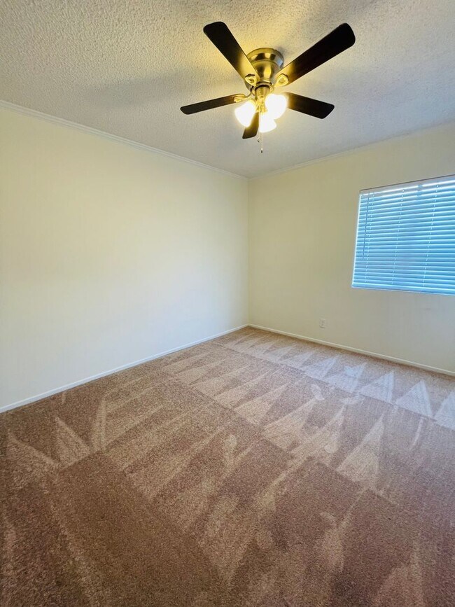 Building Photo - Lomita - Traditional Style - 4 bd / 2 ba H...
