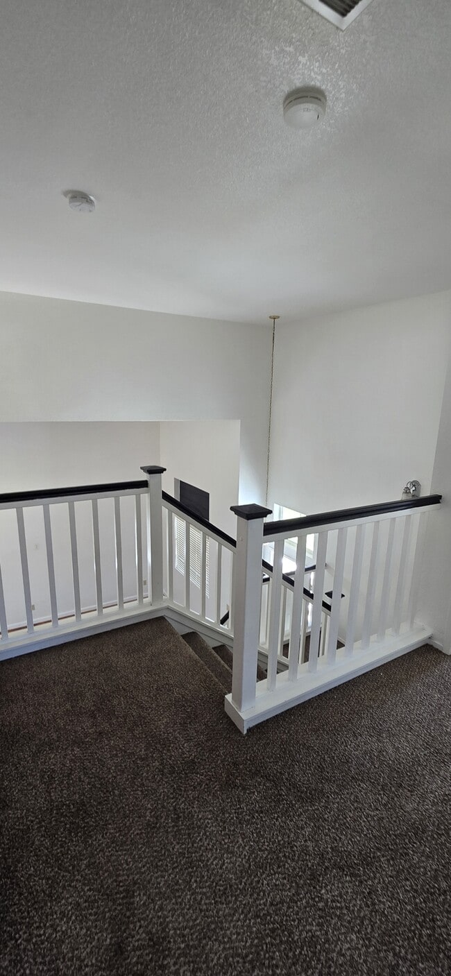 Building Photo - Weston Ranch 4 Bedroom 3 Bathroom Home