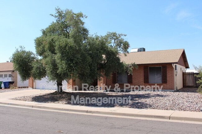 Building Photo - 602 W Kilarea Ave