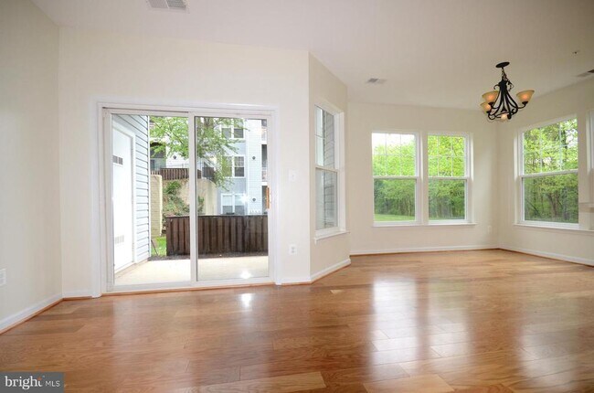 Building Photo - 3527 Piney Woods Pl