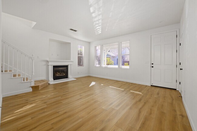 Building Photo - 2023 Northfield Dr