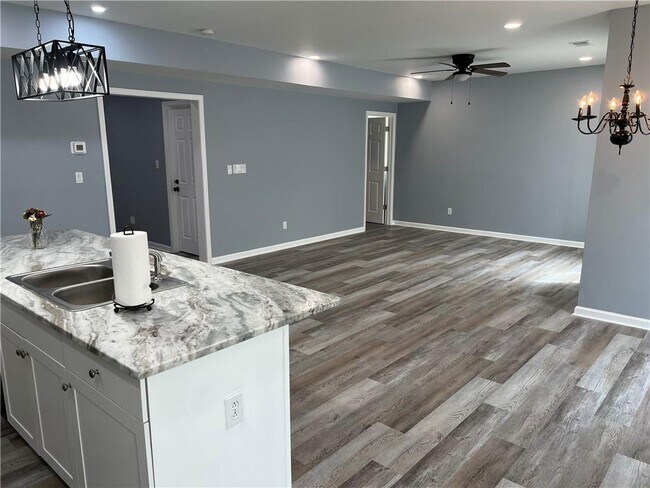 Building Photo - 3152 Daleview Way SW