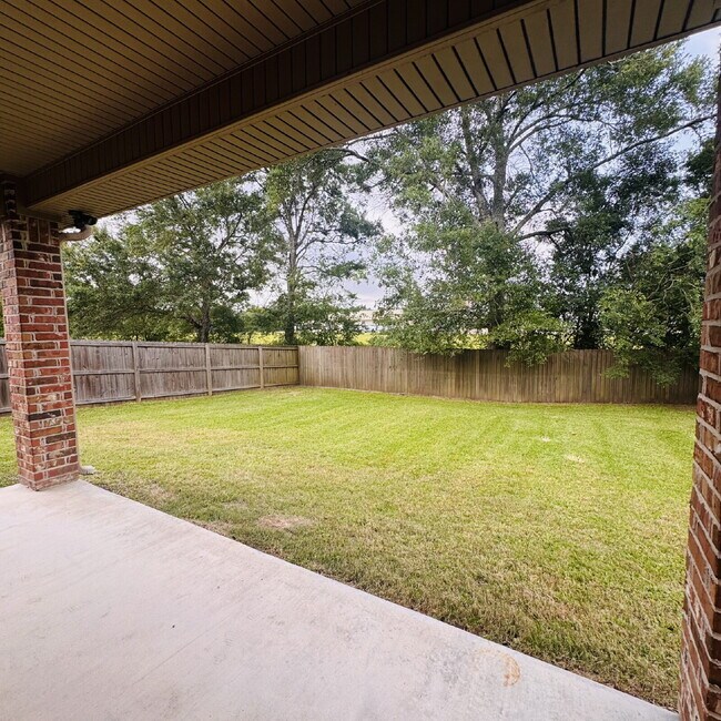Building Photo - Spacious Duplex Now Available in Orange, TX!