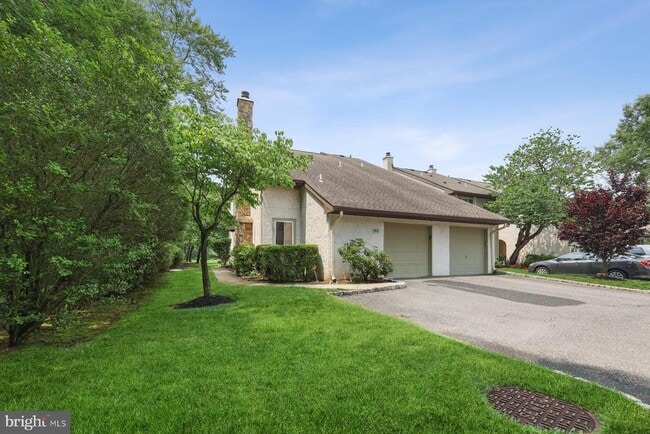 Building Photo - 153 Thoreau Dr