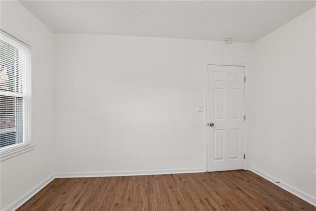 Building Photo - 1439 Westboro Dr SW