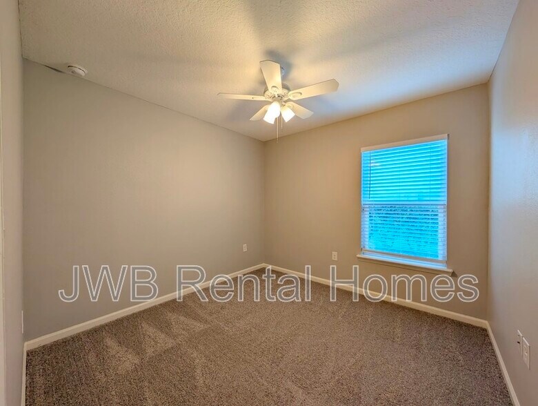 Building Photo - 60 Yellowfin Dr