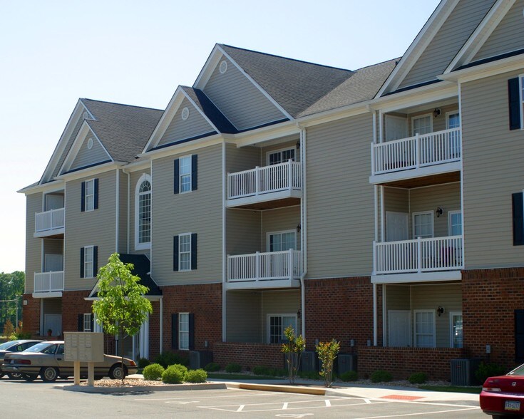 Parkside Grande at Cornerstone Lynchburg, VA Apartment Finder