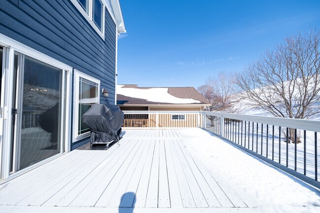 Building Photo - 15678 Duck Pond Way