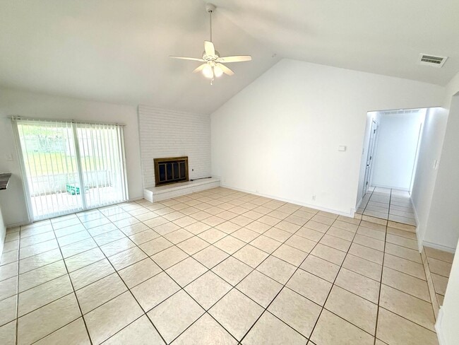 Building Photo - MUST SEE! AVAILABLE NOW! UNIQUE 4 Bedroom/...