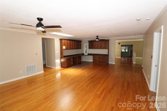 Building Photo - 4589 Giles Ave