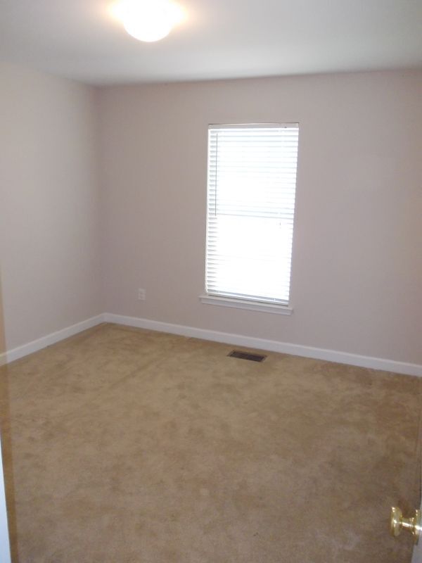 Building Photo - Beautiful Highland Creek Ranch home with 4...