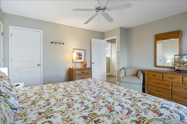 Building Photo - 415 Staniel Cay Dr