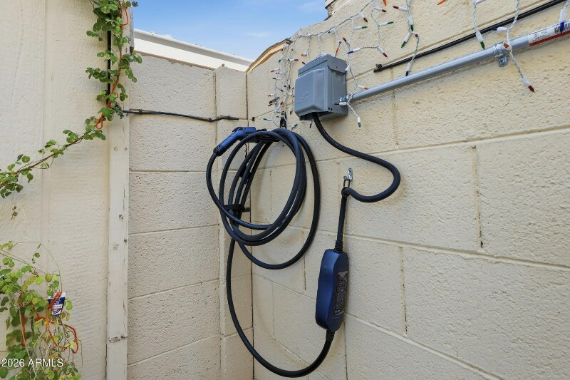 Building Photo - 3701 S Mill Ave