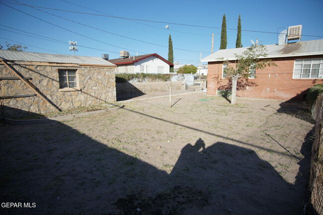 Building Photo - 1311 Chadbourne St