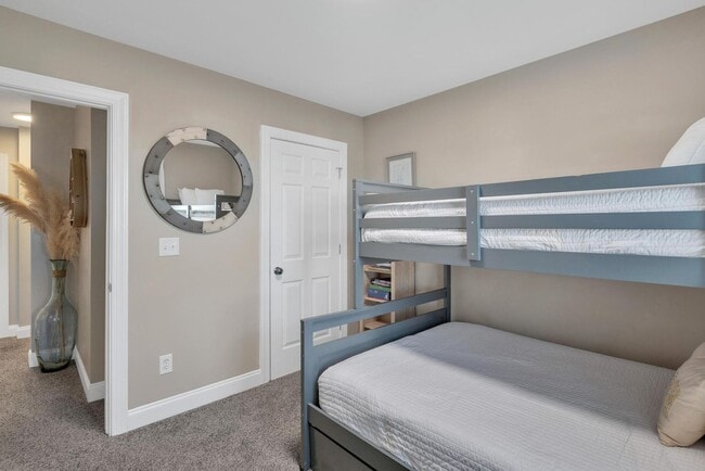 Building Photo - Updated coastal townhome- fully furnished!