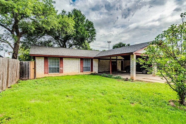 Building Photo - 1306 Glenda Dr