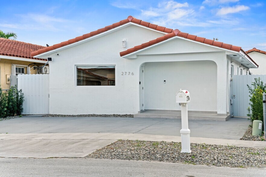Building Photo - 2776 W 71st Pl