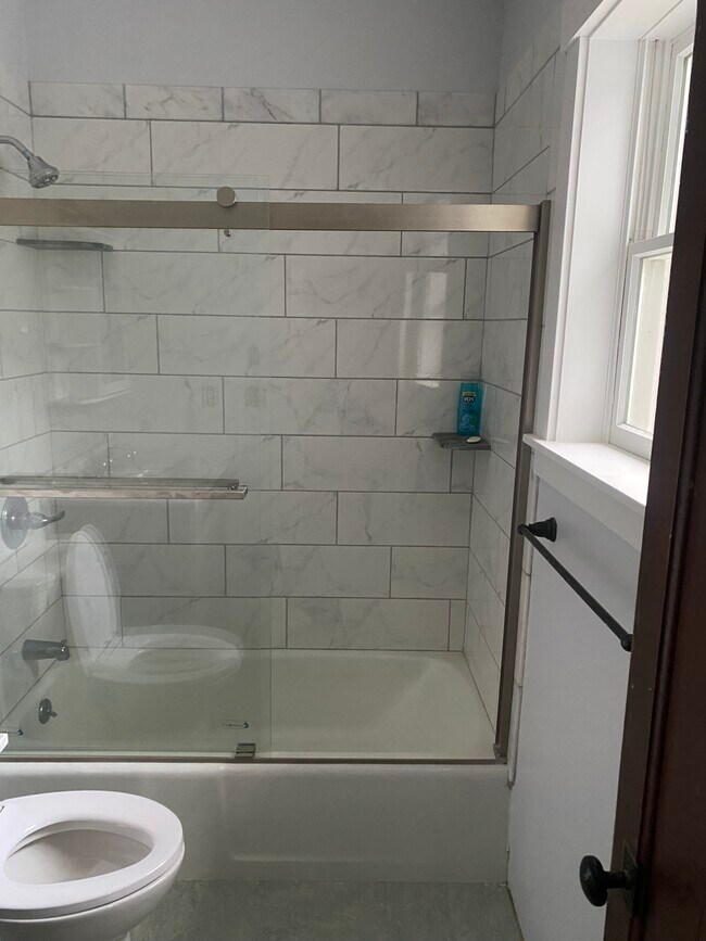 full bathroom on 2nd floor, marble tiles - 183 Main St