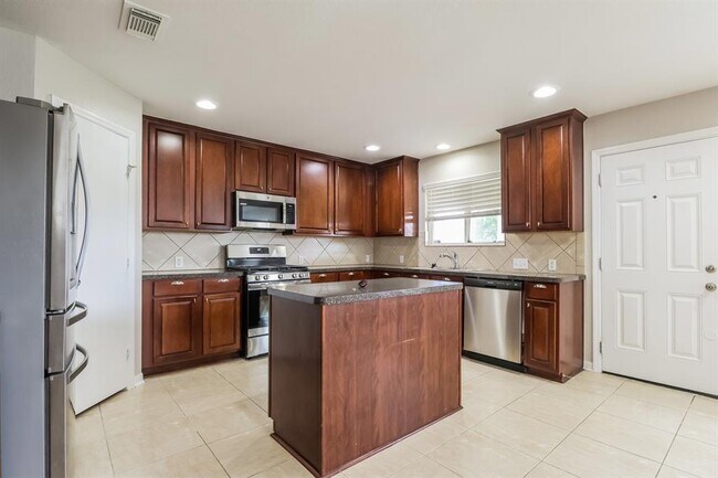 Building Photo - 21606 Gannet Peak Way