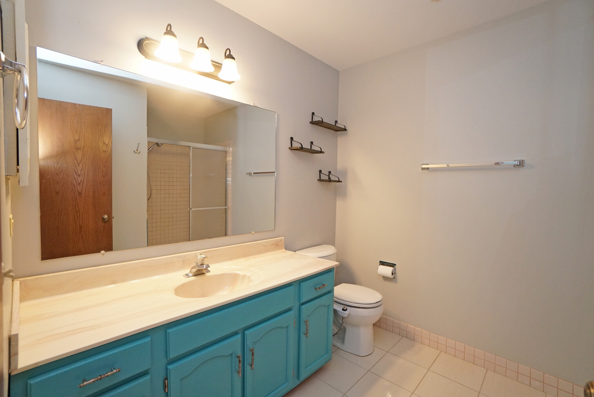 Master Bath - 131 Red Fox Ln
