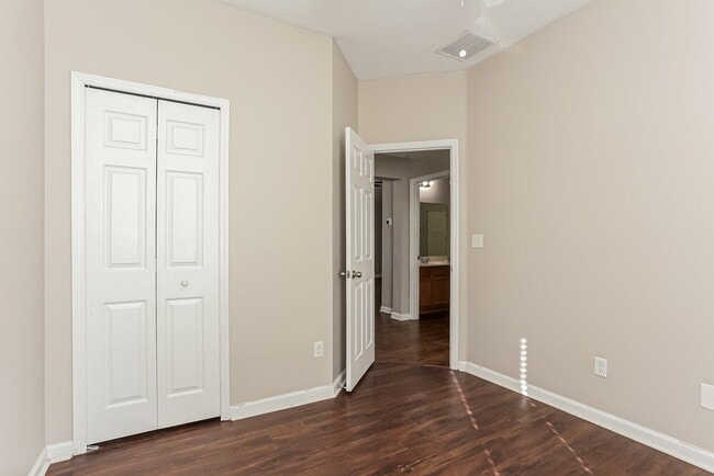 Building Photo - 10975 Campus Heights Ln