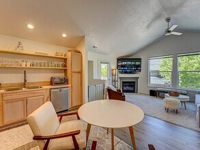 Building Photo - This modern Copper Ranch condo was fabulou...