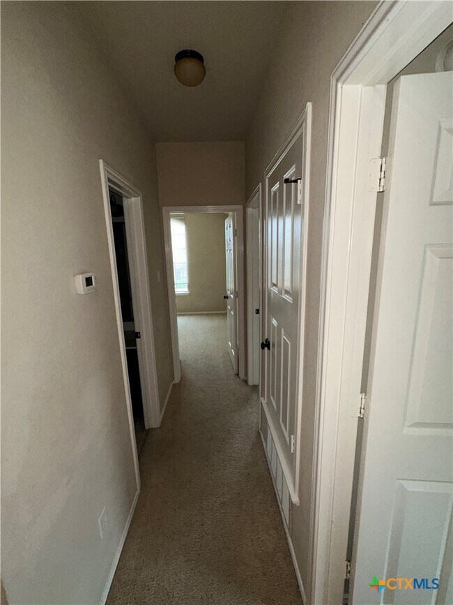 Building Photo - 6808 Rosita Oak Dr