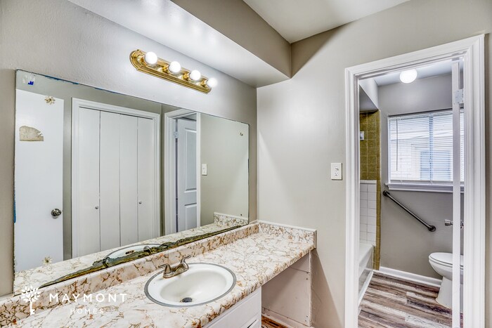 Building Photo - 1303 Bayou Dr