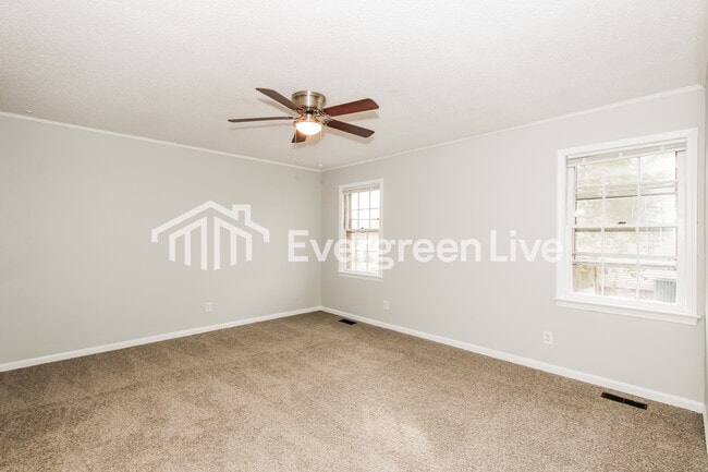 Building Photo - 213 Andover Cir