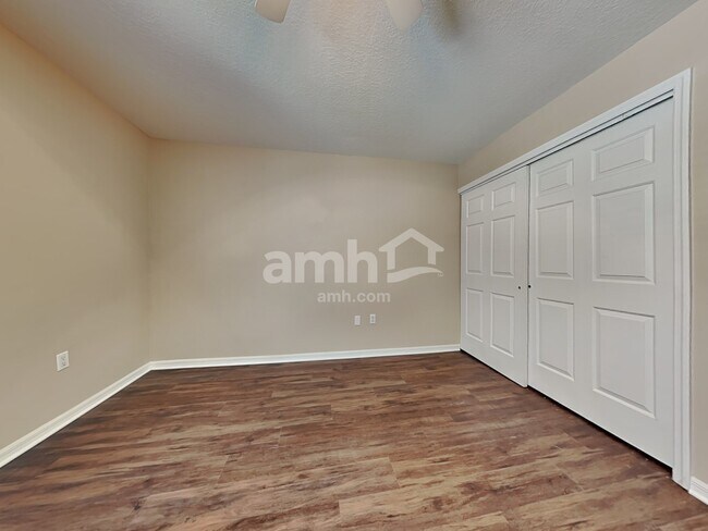 Building Photo - 10414 Boyette Creek Blvd
