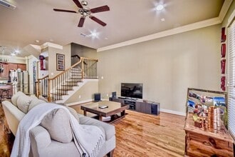 Building Photo - 2821 Sherwin St