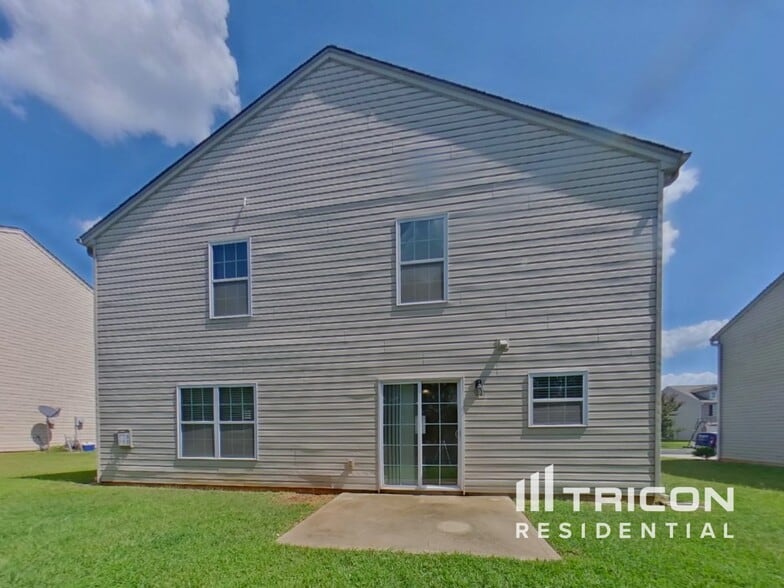 Building Photo - 417 Saddleback Trl