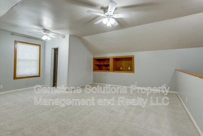 Building Photo - 2214 Falcon Creek Dr