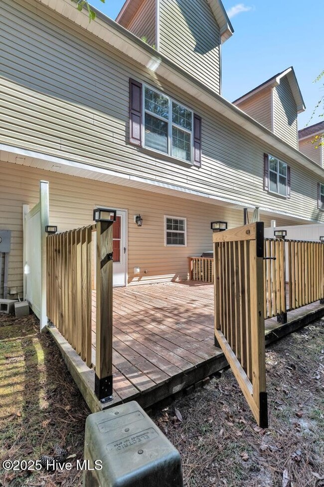 Building Photo - 101 Ole Field Cir